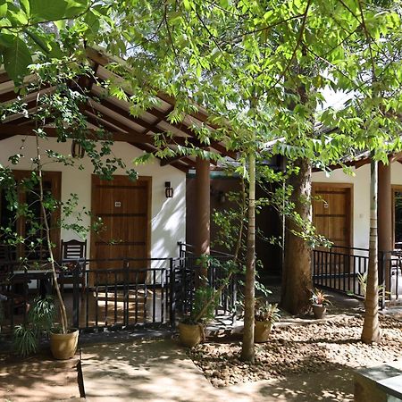 Max Safari Villa Udawalawe Bagian luar foto